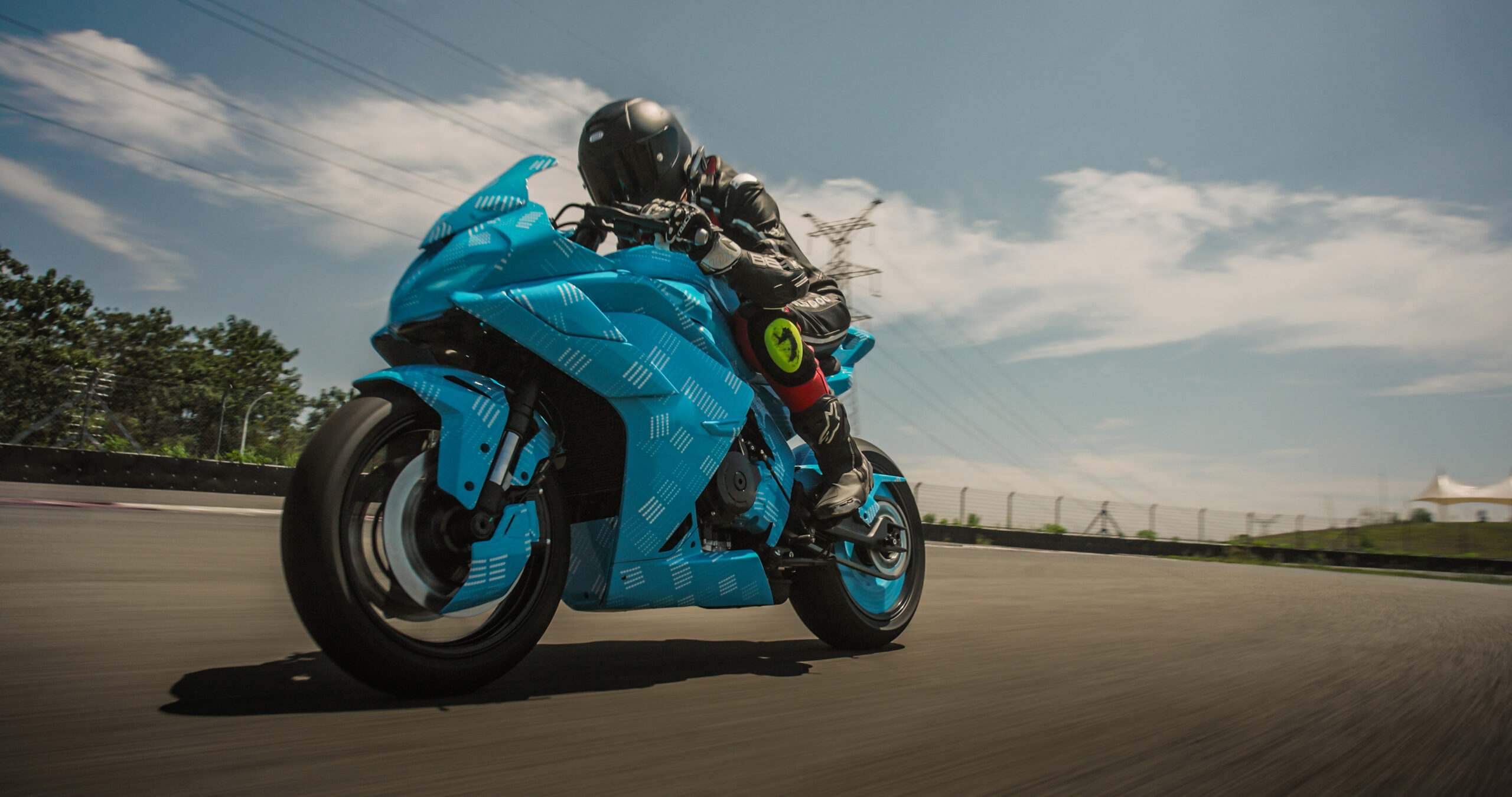 Kawasaki Moto 4, Motas e UTV Novas em Portugal - preços e características -  Andar de Moto
